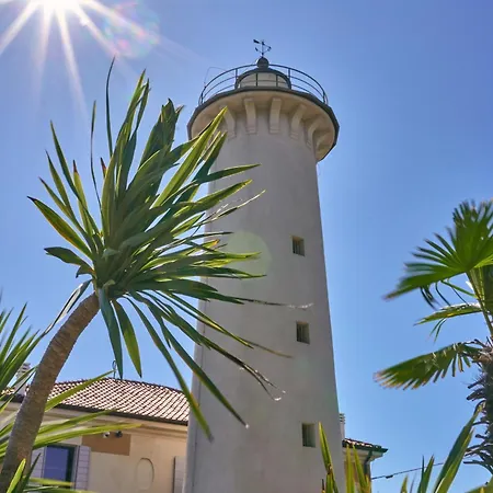 Luminous Flat With Private Garden 150 M From The Sea * بيبيوني