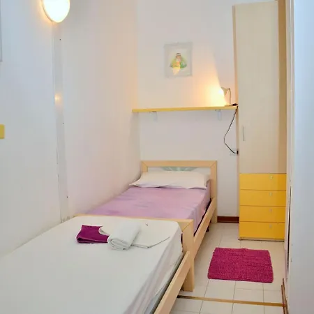 شقة Luminous Flat With Private Garden 150 M From The Sea