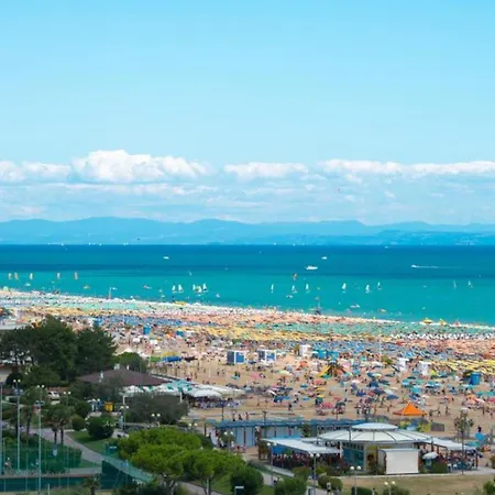 Appartamento Luminous Flat With Private Garden 150 M From The Sea